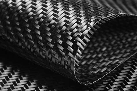  Woven Carbon Fiber: Uma Revolução na Leveza e Resistência para Aplicações de Alto Desempenho!